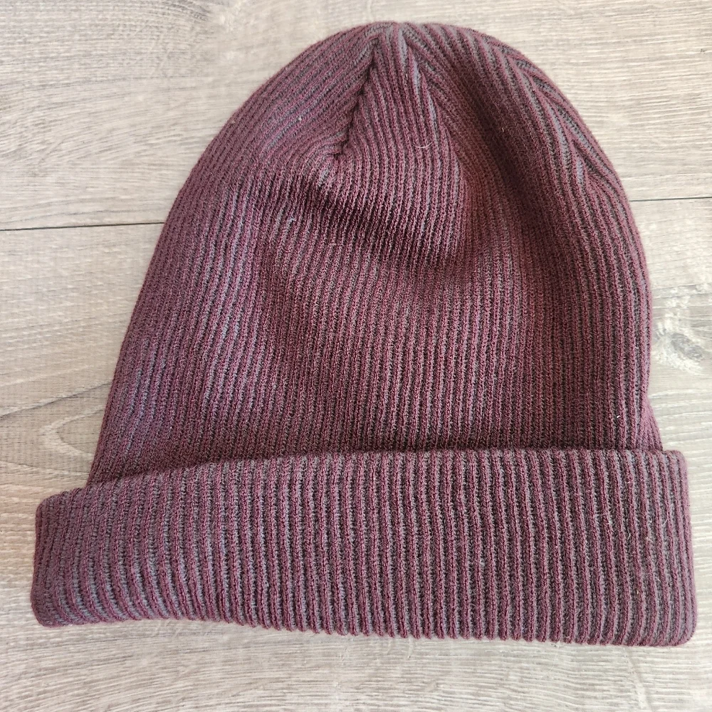 Nike Golf Sportswear Adult‎ Unisex Maroon Cuffed Winter Snow Beanie 932479-652